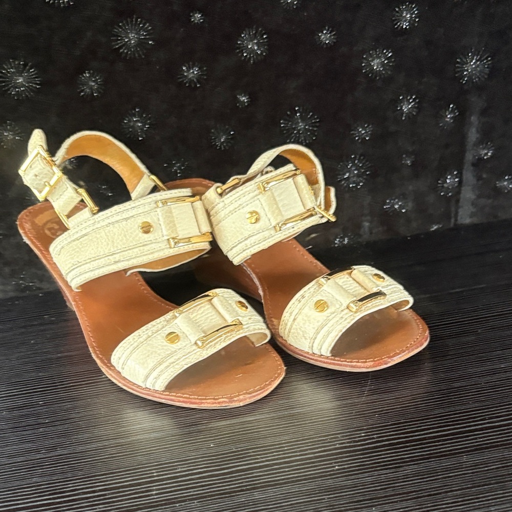 Women's Gold Strappy Buckle Sandals - Classic Summer Style